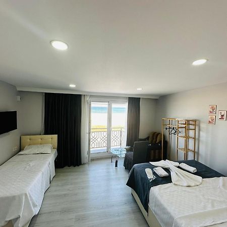 Holiday Beach Hotel Arnavutkoy Exterior photo